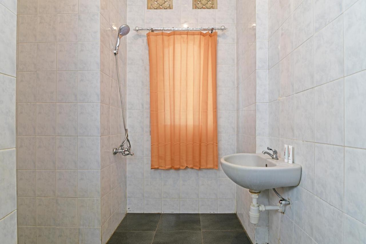 RedDoorz @ Jalan Gatot Subroto Denpasar Hotel Bagian luar foto